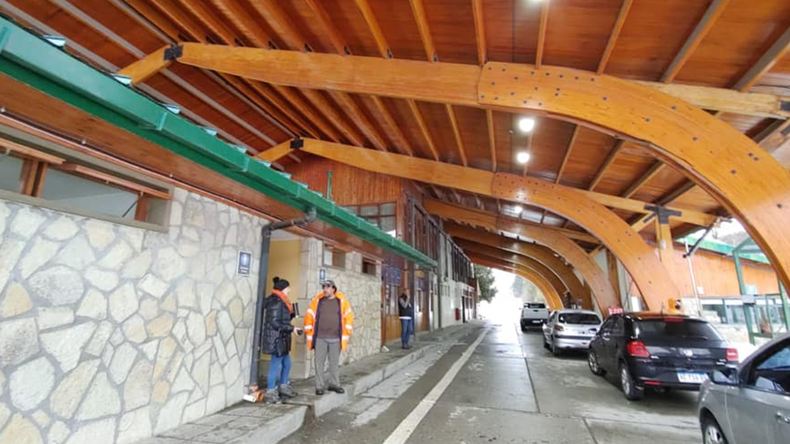 Aumentan los reclamos por el estado de los baños en el Paso Cardenal Samoré | LM Neuquen Aumentan los reclamos por el estado de los baños en el Paso Cardenal Samoré