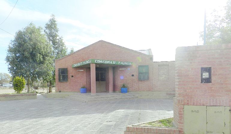 Los efectivos de la Comisaría Sexta recibieron la denuncia por estafa.