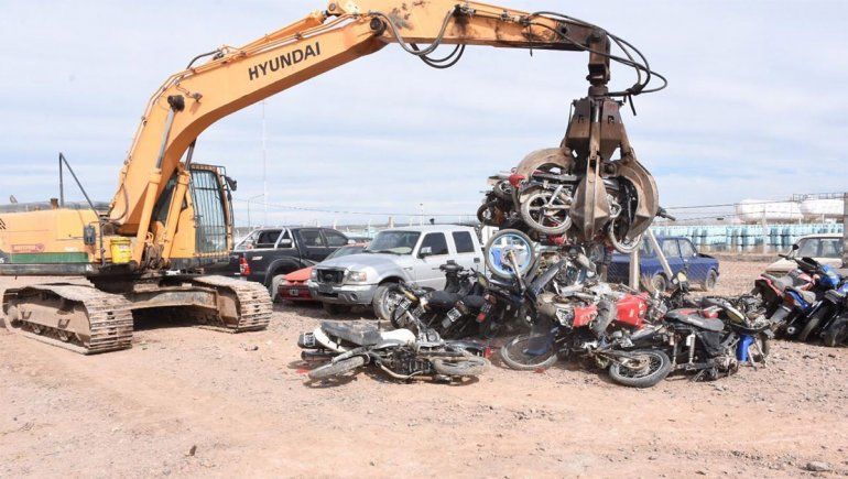 Compactan 30 motos secuestradas en Plottier