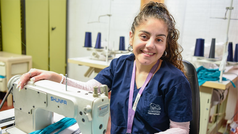 Tuvo hepatitis, la salvaron y trabaja en el hospital