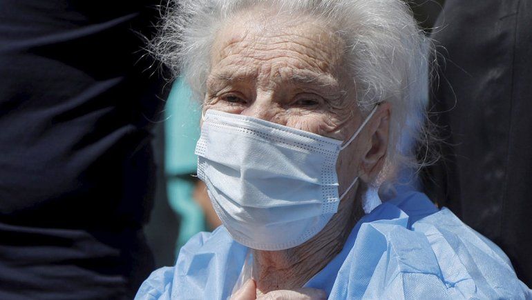 Una mujer de 111 años superó el COVID-19