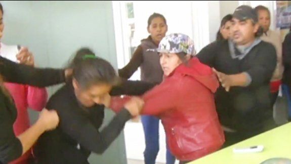 El caso ocurrió en la Escuela 356 del barrio Cuenca XV. El video se viralizó en las redes sociales y mostró la falta de contención social que hay en ese punto de la ciudad.