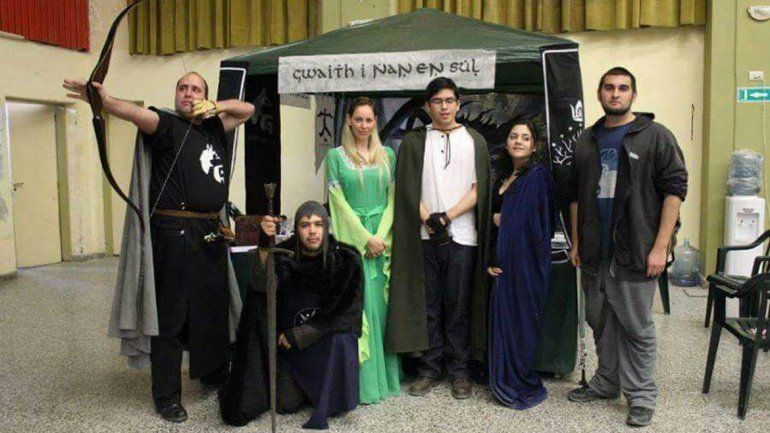 Sus integrantes interactúan con las historias fantásticas.