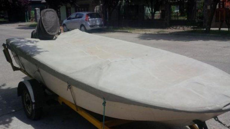 La lancha antes de ser desvalijada.