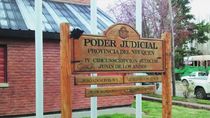La fiscalía de Junín de los Andes acusó al femicida que apuñaló a la portera Corina Mena.