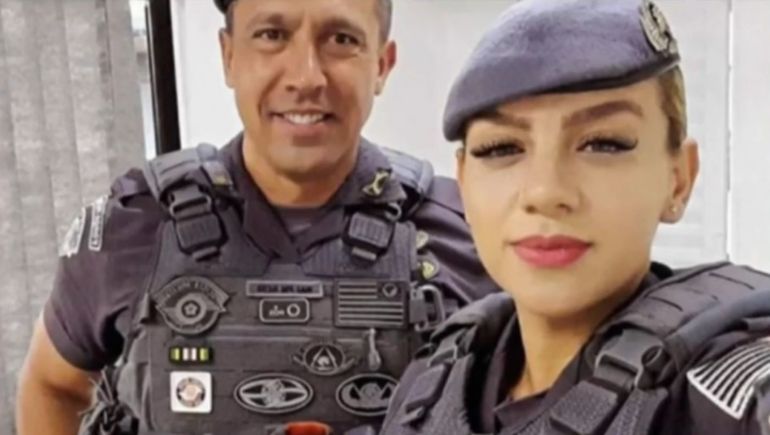 Una soldado fue encontrada muerta en su departamento y su esposo es el principal sospechoso.