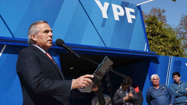 El gobernador participó ayer de la inauguración del Museo de la Energía de YPF en Neuquén.