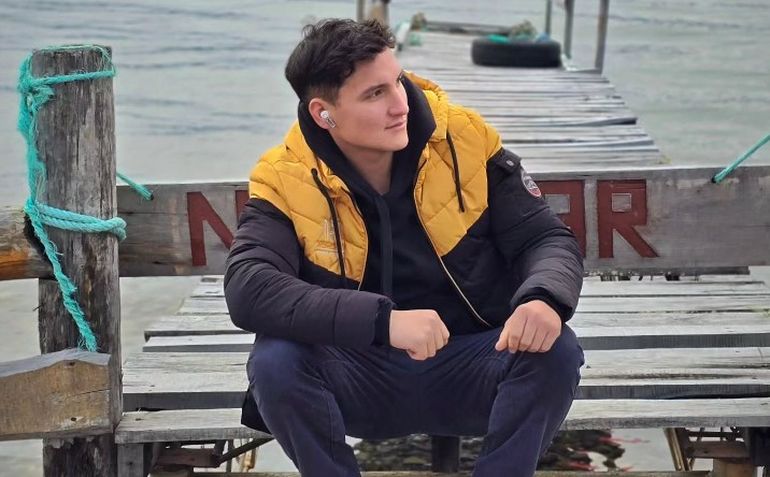 Franco Alfonzo, de Ushuaia, dicen que las mujeres de más de 40 enloquecen por él. Franco Alfonzo, de Ushuaia, dicen que las mujeres de más de 40 enloquecen por él.