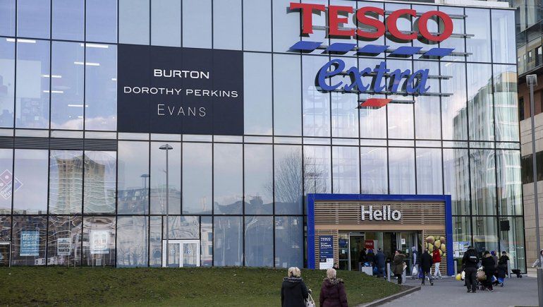 Dramático: nena abrió tarjeta navideña escrita por esclavo chino