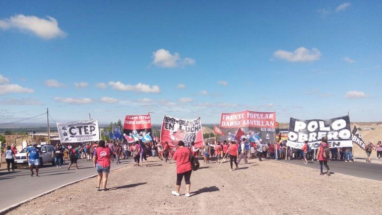 Organizaciones sociales cortaron los puentes y la Autovía Norte