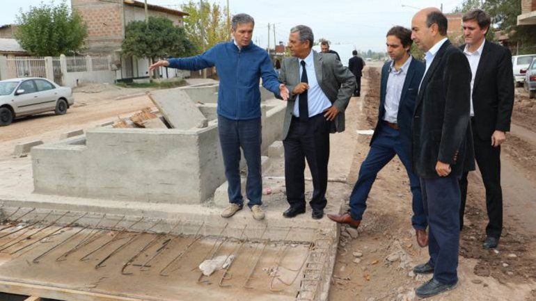 Horacio Quiroga y funcionarios municipales