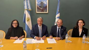 Chevron y Pampa Energía sumaron fondos millonarios para las becas Gregorio Álvarez. Chevron y Pampa Energía sumaron fondos millonarios para las becas Gregorio Álvarez.