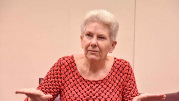 Colleen Boland pasó por Neuquén hace unos días. La activista ambiental estadounidense participó en las recientes actividades en las que se debatió acerca del impacto del fracking en la vida de la gente que vive en proximidades de las locaciones donde se u