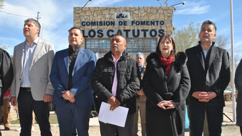 Acto aniversario en Los Catutos.