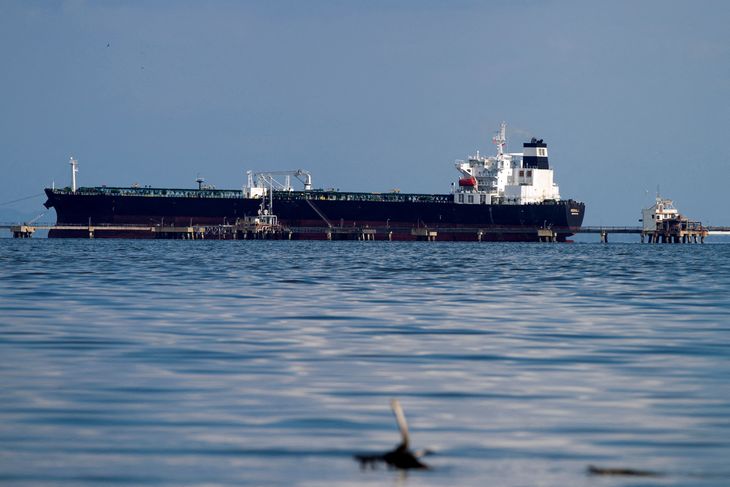 China es el mayor comprador de petr&oacute;leo de Venezuela, que recibe directa e indirectamente 503.000 barriles por d&iacute;a de crudo y combustible. Reuters.