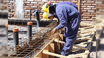 El Gobernador Alberto Weretilneck destacó la recuperación del Centro de Promoción Comunitaria tras el incendio de 2023. | LM Neuquen El Gobernador Alberto Weretilneck destacó la recuperación del Centro de Promoción Comunitaria tras el incendio de 2023.