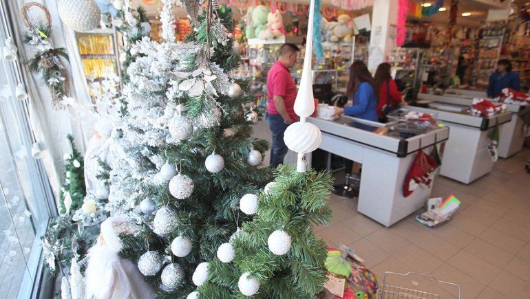 Armar el árbol de Navidad es 70 por ciento más caro