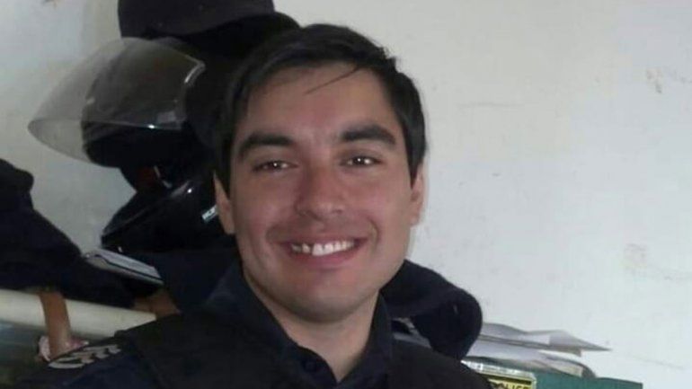 Fuego cruzado fatal y por error entre dos policías