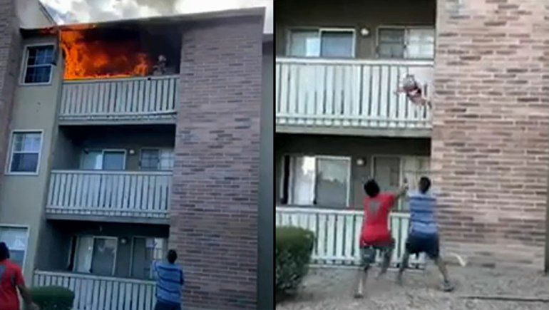 Una madre lanzó a su hijo desde un balcón en llamas