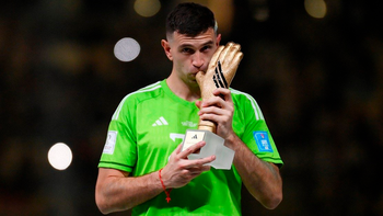 dibu martinez, finalista de los premios the best de la fifa dibu martinez, finalista de los premios the best de la fifa