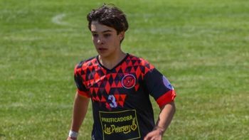 Sebastián Hernández, el pibe de Chubut que probará suerte en Italia. Juega de 3 en Fontana Trevelin. Sebastián Hernández, el pibe de Chubut que probará suerte en Italia. Juega de 3 en Fontana Trevelin.