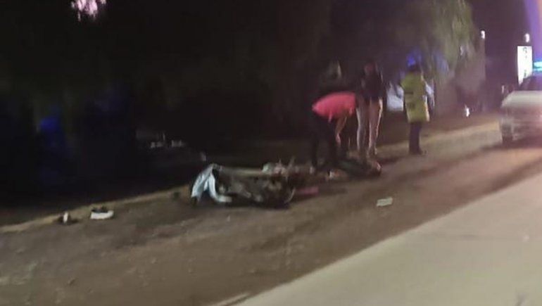 Discutieron, dieron un giro en U y atropellaron a dos motociclistas