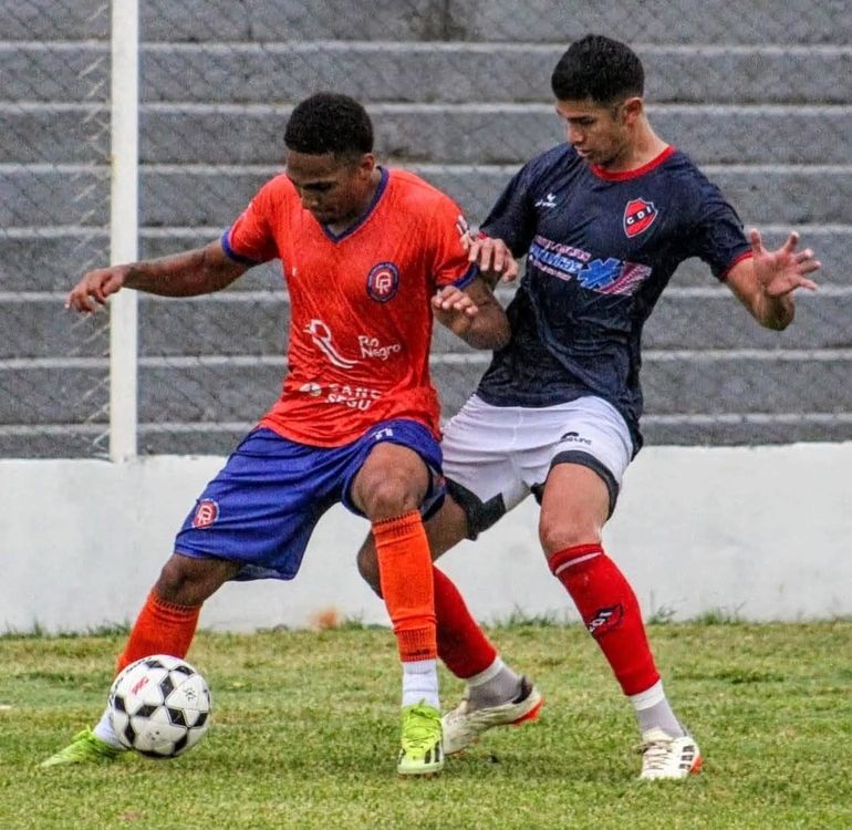 Deportivo Roca también pasó de ronda. (Foto: Elio Gastón Díaz) Deportivo Roca también pasó de ronda. (Foto: Elio Gastón Díaz)