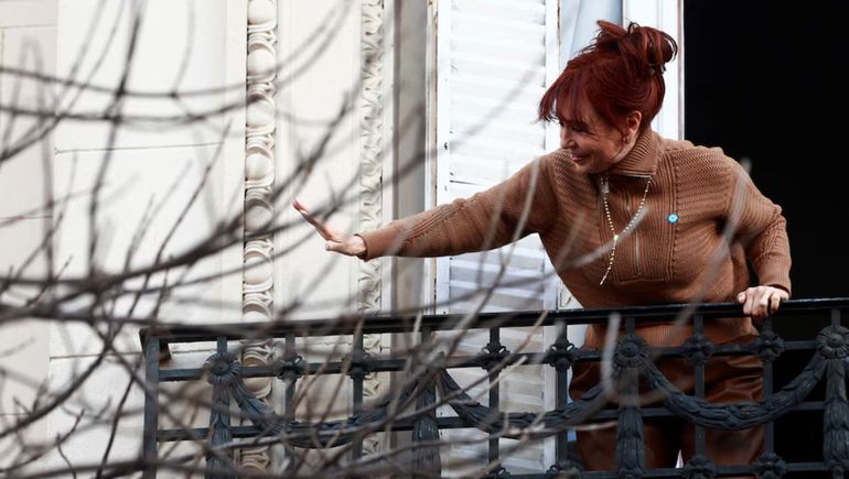 Causa Vialidad: Cristina Kirchner pidió suspender la ejecución de sus bienes