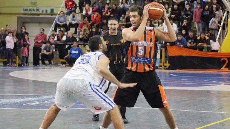 El Naranja viene de dejar afuera a Parque Sur luego de levantar un 2-0.