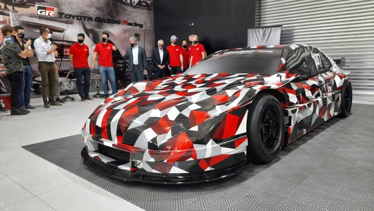 Rossi y Jakos serán los pilotos de Toyota en el Turismo Carretera