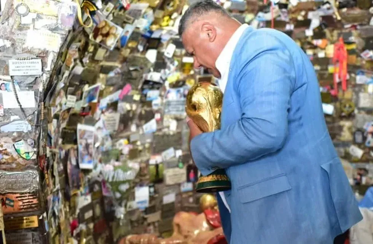 Tapia llevó la Copa a la Difunta Correa y se refirió a la continuidad de Scaloni