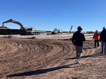 El impacto en el empleo de VMOS se sentirá de manera particular en localidades a lo largo de la traza del oleoducto. Foto: prensa de gobierno de Río Negro.