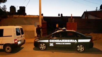 ocho detenidos y el secuestro de 400 mil pesos en operativo por una red narco en el alto valle