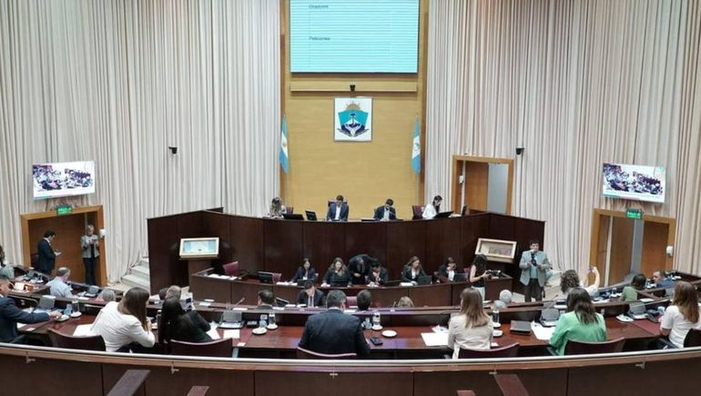 Siete preguntas sobre el programa de becas de Rolando Figueroa