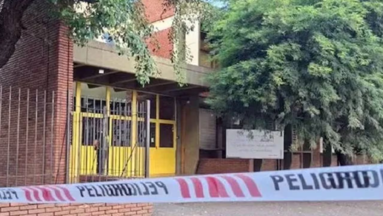 Tiroteo en una escuela de Santa Fe: intentaron prender fuego la celda del cómplice del ataque