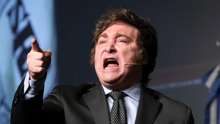 La realidad primó sobre las fuerzas del cielo. Pese a sus insultos a los economistas que anticipaban cambios en el modelo, los mismos llegaron. La realidad primó sobre las fuerzas del cielo. Pese a sus insultos a los economistas que anticipaban cambios en el modelo, los mismos llegaron.