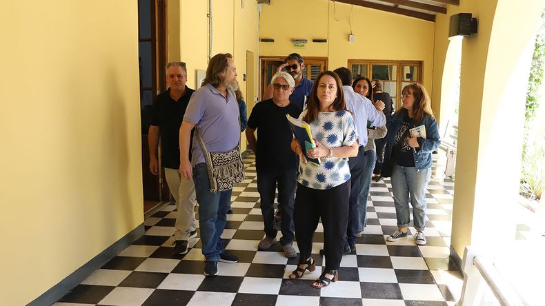 Marcelo Guagliardo entrando al primer encuentro de la paritaria 2026. | LM Neuquen Marcelo Guagliardo entrando al primer encuentro de la paritaria 2026.