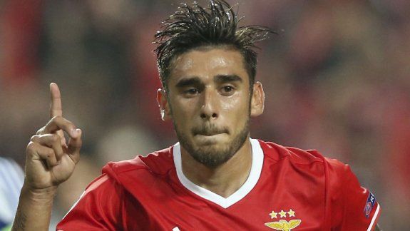 Oficial: Salvio llegará a Boca a préstamo