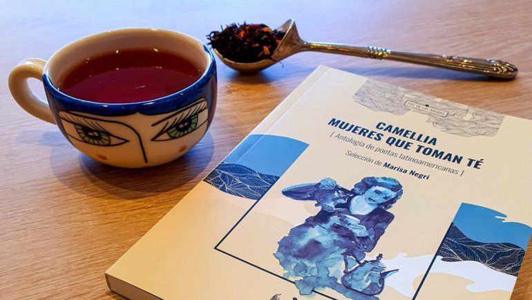 Las mujeres que escriben poemas y toman té