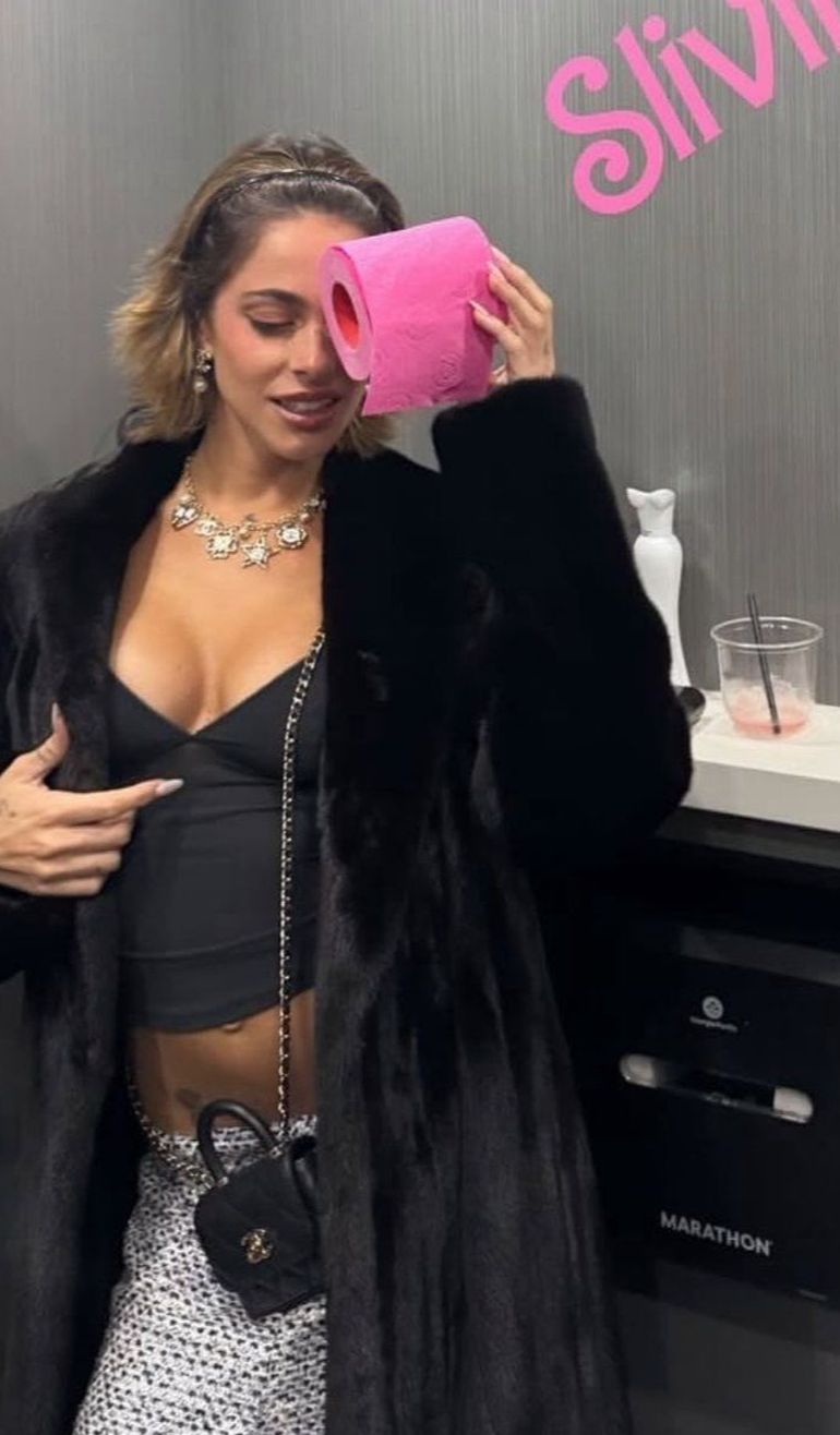 El look Tini Stoessel en el festejo de Paris Hilton El look Tini Stoessel en el festejo de Paris Hilton