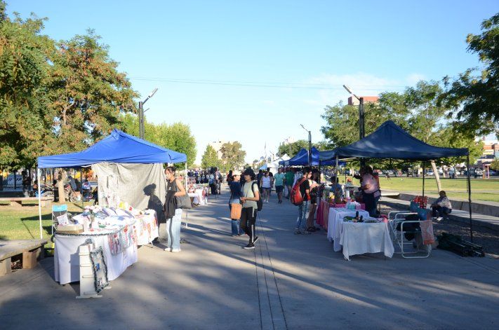 Todo artesanal: la feria de la Casita Emprendedora que enamora en el Bajo