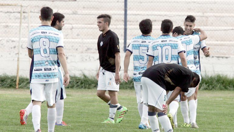 La ADC ganó un importante duelo en su casa ante el Dino y no se baja.