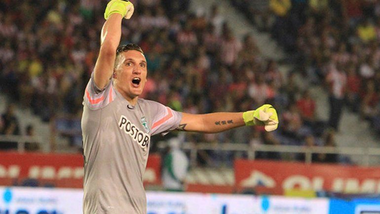 El arquero no quiere definir su continuidad hasta después de la Copa.