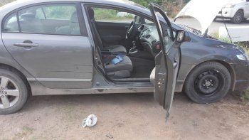 El auto con el que pretendieron escapar El auto con el que pretendieron escapar