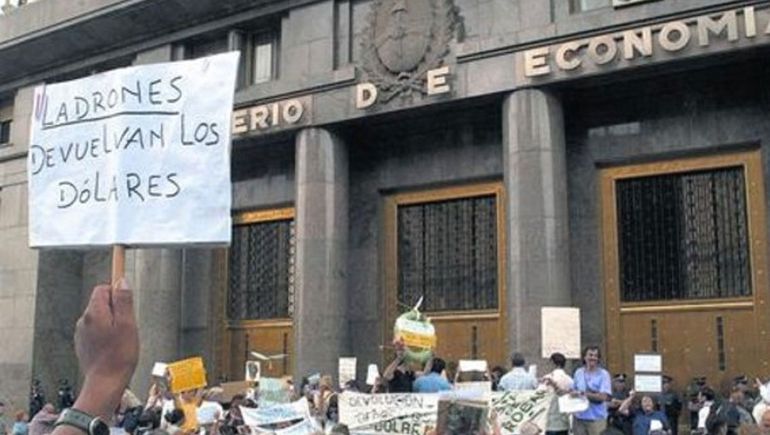 Causas y efectos de la crisis del 2001 en nuestro país