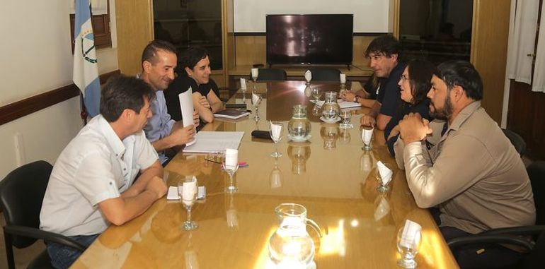 Los gremios se reunieron con miembros del Poder Ejecutivo de Neuquén.