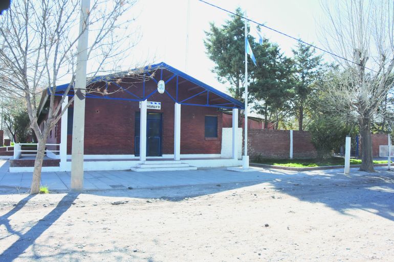 El dueño del vehículo radicó la denuncia en la Comisaría 19 del barrio Confluencia. El dueño del vehículo radicó la denuncia en la Comisaría 19 del barrio Confluencia.