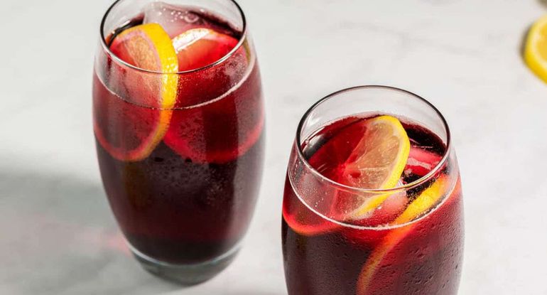 Fresco y versatil el tinto de verano. Fresco y versatil el tinto de verano.