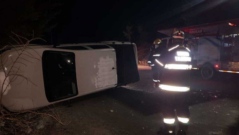 Familia derrapó por el hielo y volcó llegando al Cerro Bayo