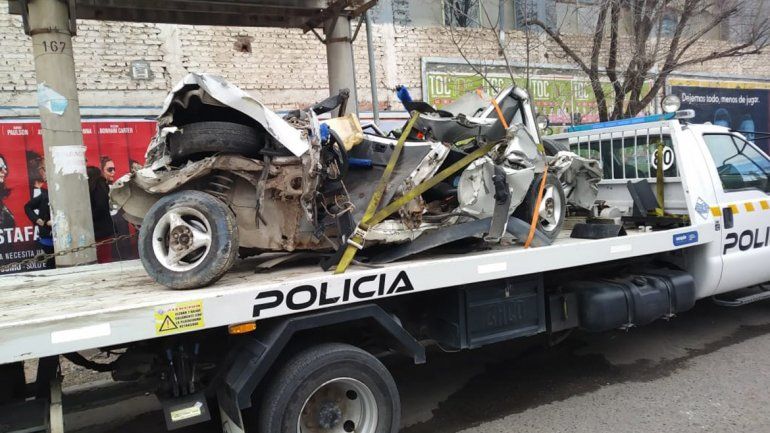 Una beba lucha por su vida tras el accidente del camión sin frenos que aplastó un auto